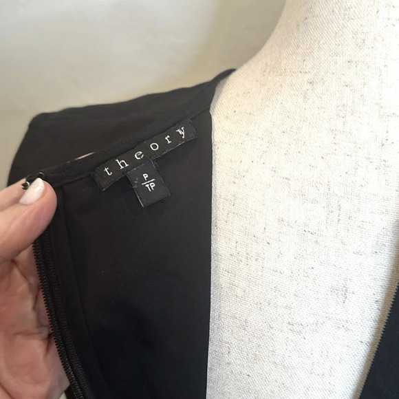 THEORY 100% SILK PEPLUM TOP - Picture 6 of 7